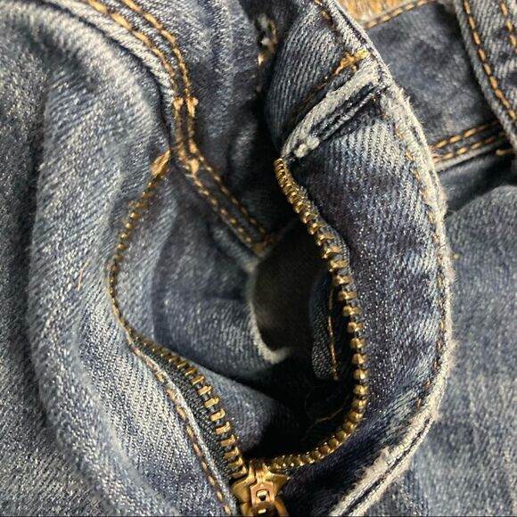 MAURICES Women’s Distressed Jeans‎ Blue Size 10 Long Light Wash, - Picture 5 of 13